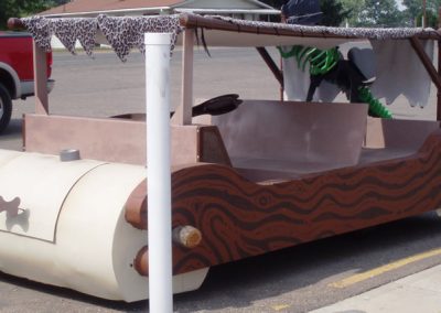Flintstone-Mobile-1957-HD-Golf-Cart-with-Grill-in-Front-Tire